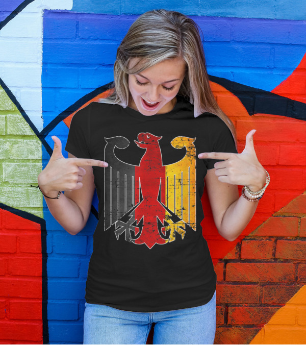Oktoberfest Vintage German Eagle Flag Black Red Gold T-Shirt