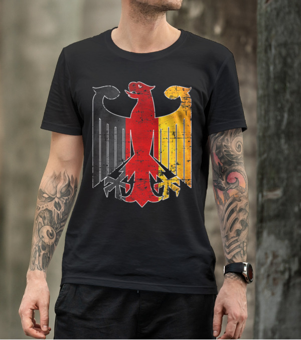 Oktoberfest Vintage German Eagle Flag Black Red Gold T-Shirt