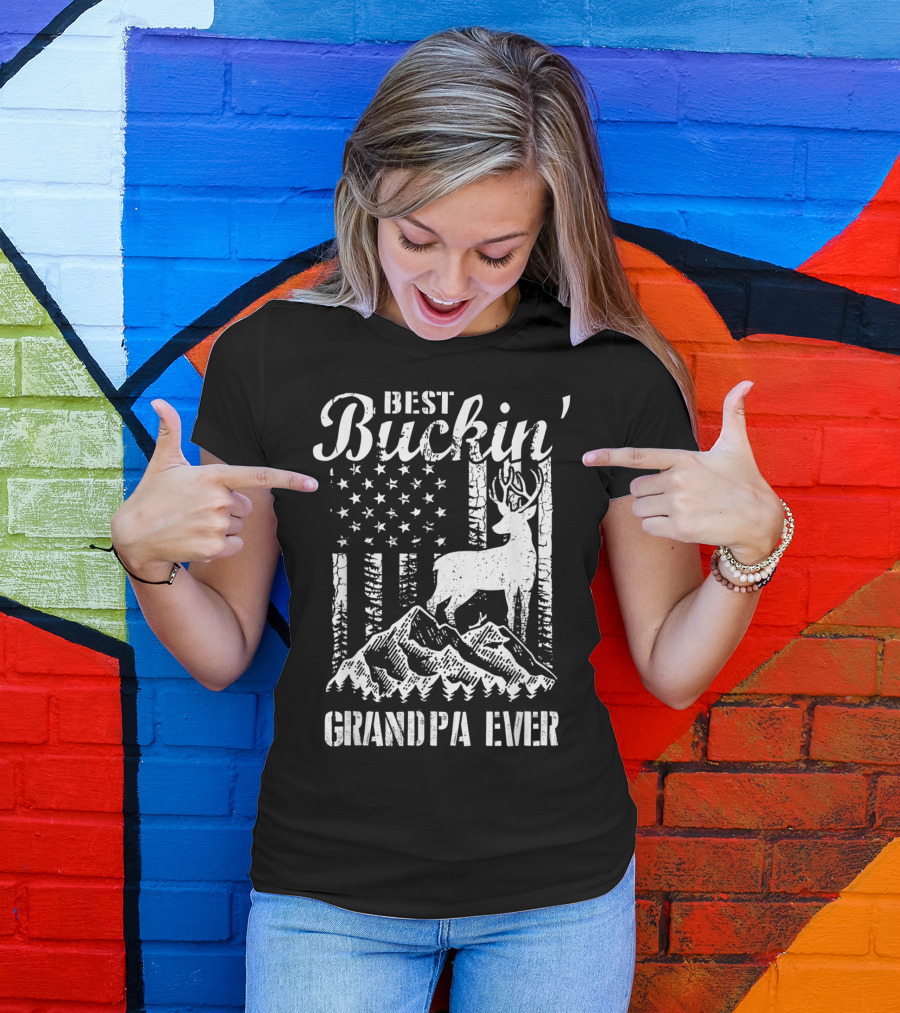 Best Buckin' Grandpa Ever Deer Hunting Father Mountains American Flag T-Shirt