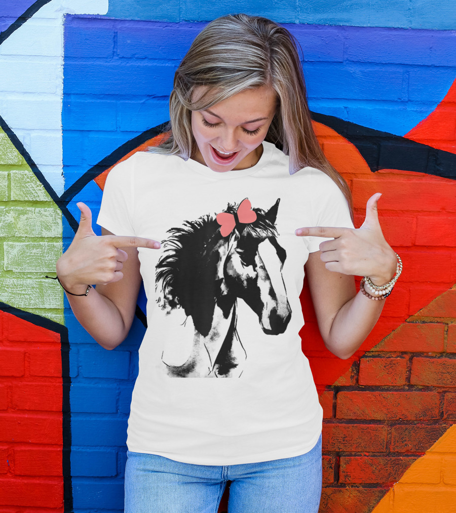 Cute Horse With Pink Bow For Horseback Riding T-Shirt