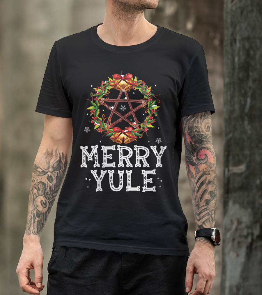 Merry Yule Holly Wreath With Pentagram And Bells T-Shirt
