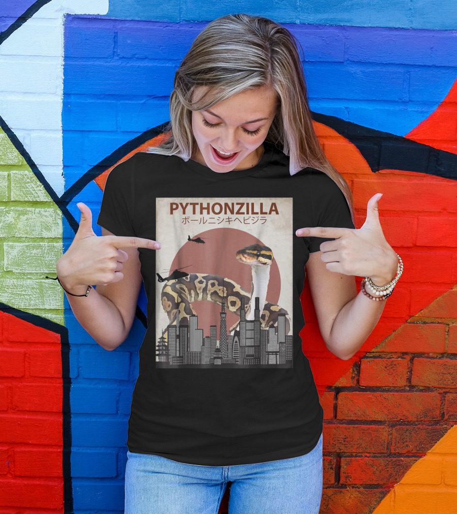 Pythonzilla Ball Python Funny Snake Skyline Helicopter Japanese Text T-Shirt