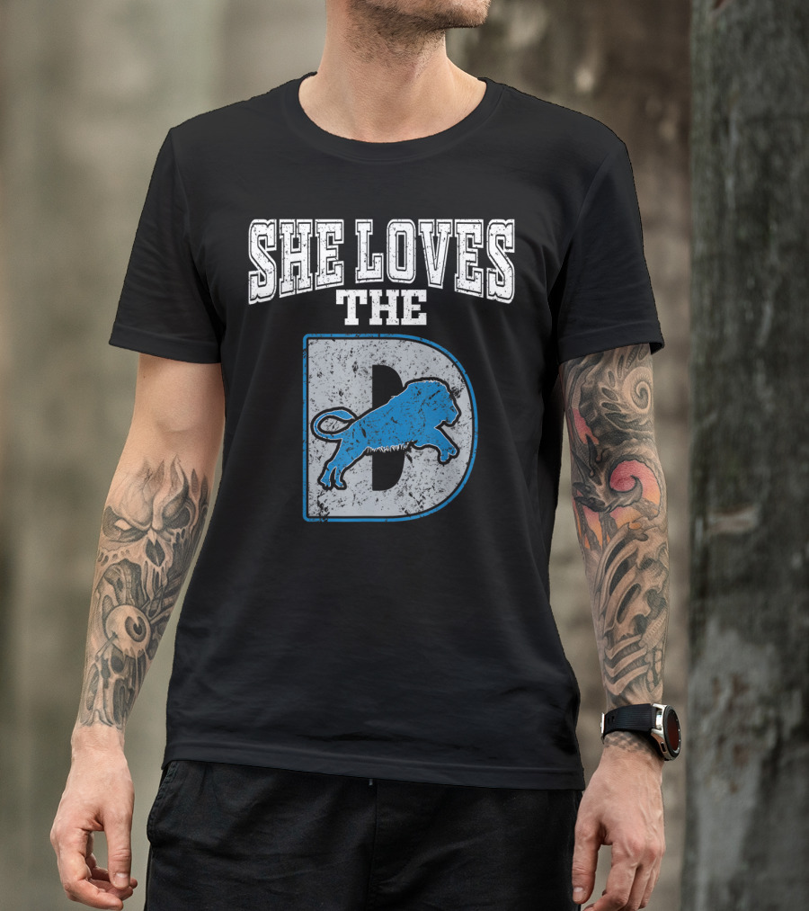 She Loves The D Detroit Michigan Lion Logou T-Shirt