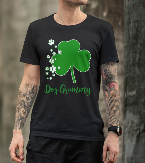 Dog Grammy Irish Shamrock With Paw Prints Best Grandmother's T-Shirt