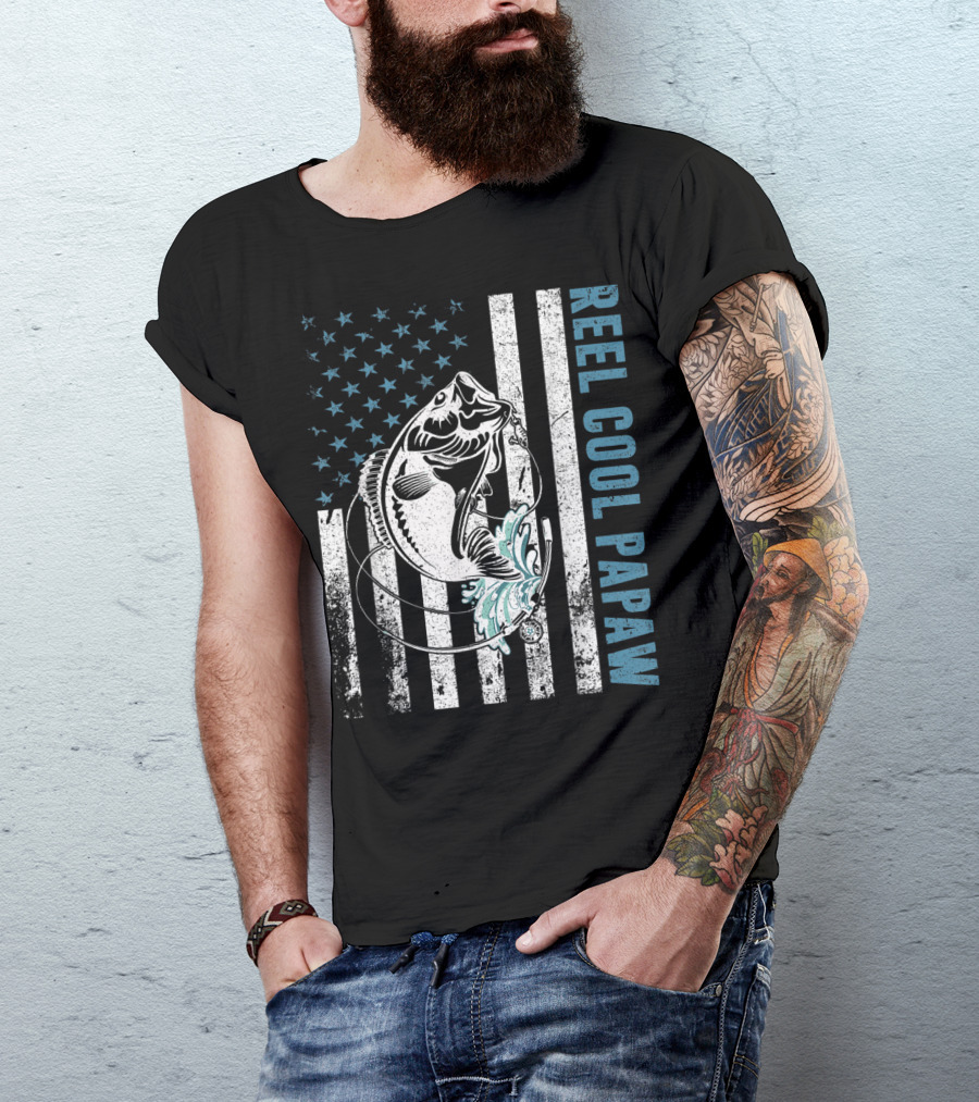 Reel Cool Papaw American Fishing Lovers Patriotic Vintage Bass T-Shirt