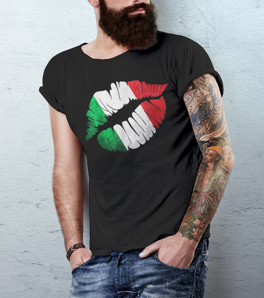 Italy Flag Distressed Patriotic Kiss T-Shirt