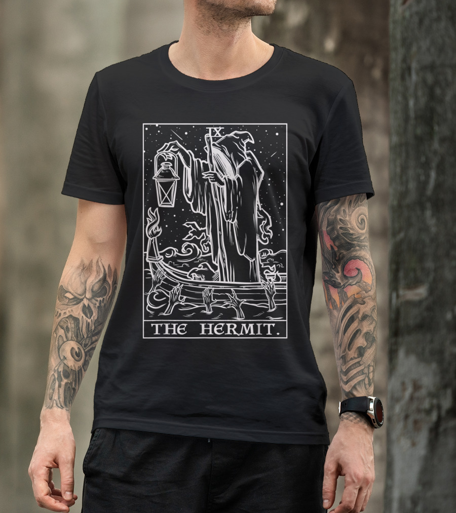 The Hermit Tarot Card Goth Halloween Grim Lantern IX Spooky Hands T-Shirt