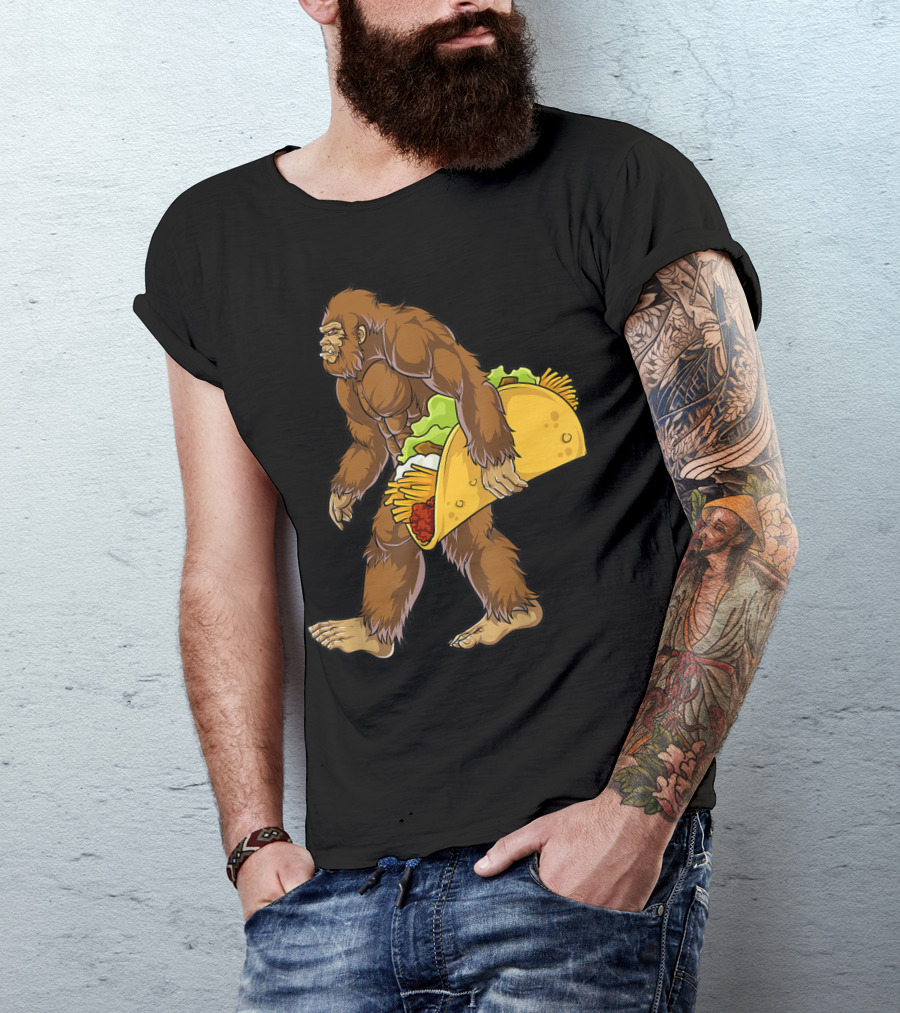Bigfoot Carrying Taco Cinco De Mayo Novelty T-Shirt