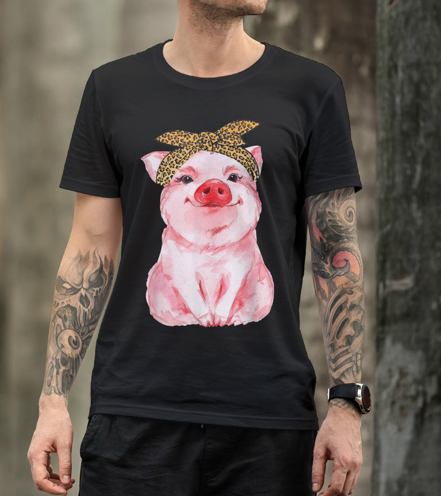 Cute Pig With Leopard Print Bandana Pig Lover's T-Shirt
