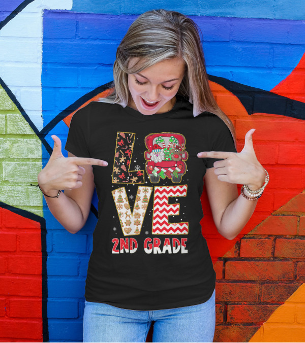 LOVE 2Nd Grade Christmas Gingerbread And Reindeer Truck Holiday T-Shirt