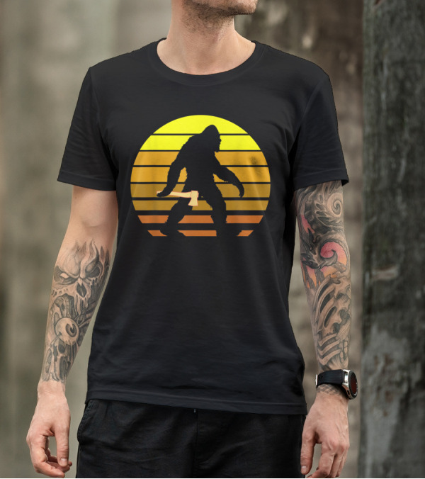 Big Foot Axe Thrower Father's Day Sunset T-Shirt