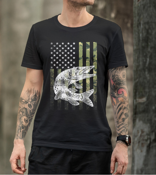 Camouflage USA Flag Musky Fishing Patriotic Fisherman T-Shirt