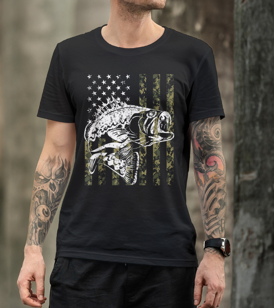 American Flag Camouflage Bass Fishing USA T-Shirt