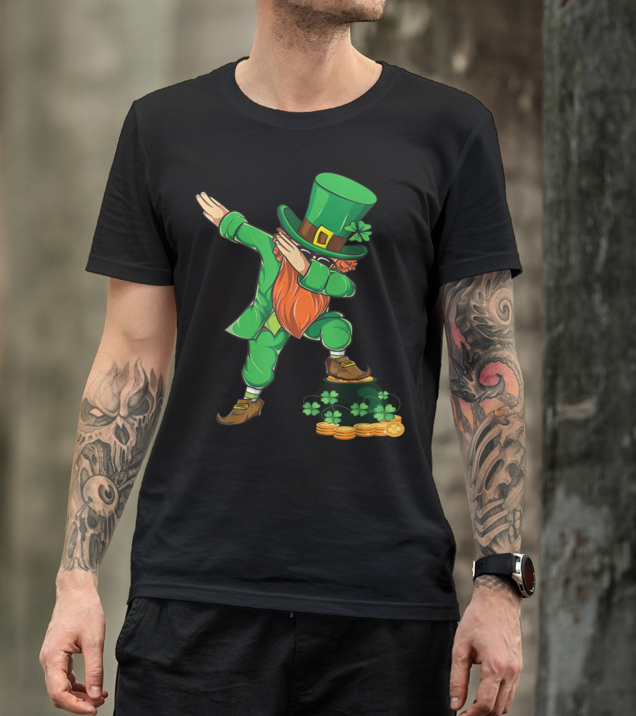 St Patricks Day Dabbing Leprechaun With Shamrocks And Gold Coins T-Shirt