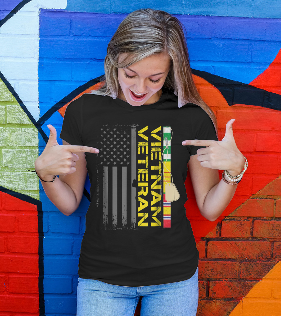Vietnam Veteran US Flag Dog Tags Vietnam War T-Shirt