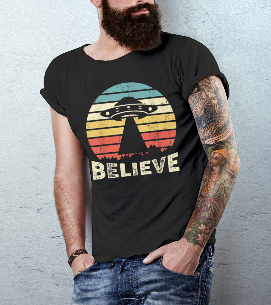 Vintage UFO Hunter Believe I Want To Believe Retro Alien T-Shirt