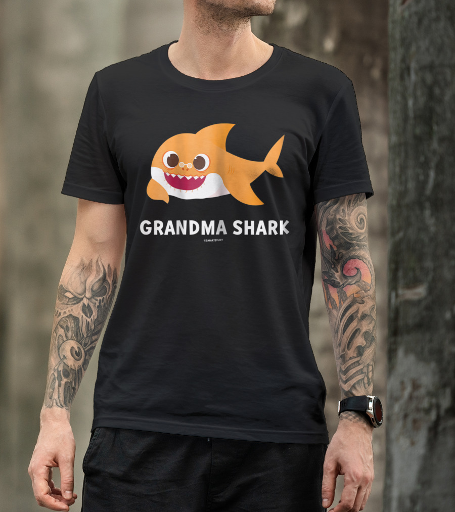 Grandma Shark Pinkfong SmartStudy Official Merchandise T-Shirt