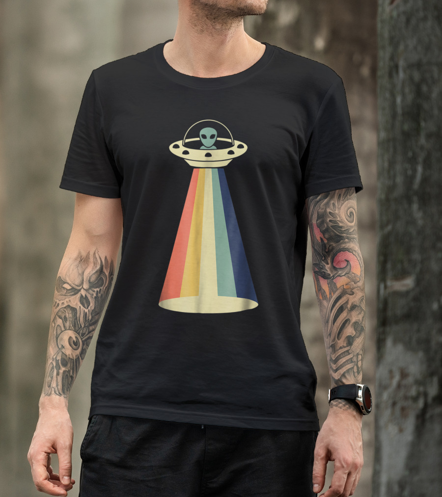Vintage Alien UFO Rainbow Beams T-Shirt