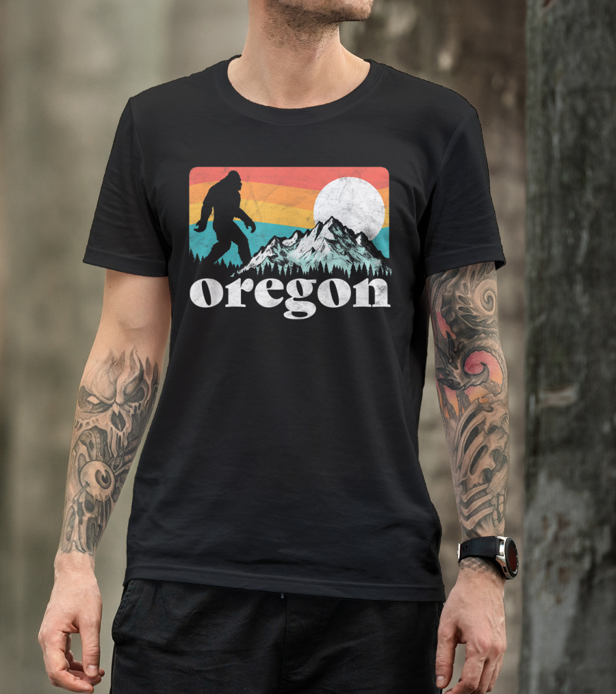 Bigfoot Oregon Mountains Retro Sunset T-Shirt