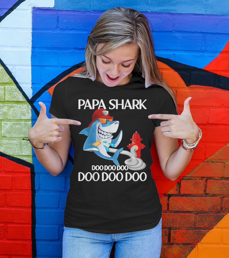Papa Shark Doo Doo Doo Firefighter Father's Day Fun T-Shirt