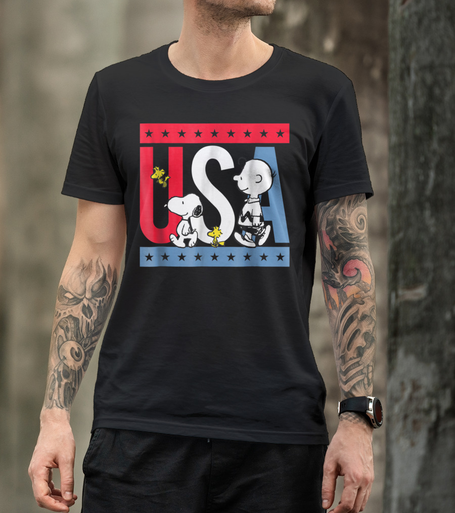 Peanuts Snoopy Woodstock Charlie Brown Red White Blue USA Stars T-Shirt