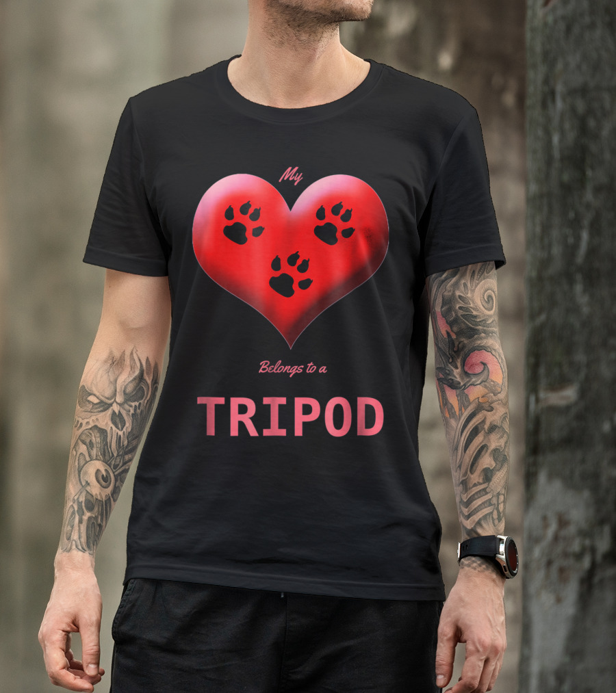 My Heart Belongs To A Tripod Dog 3 Legged Dog Cat Lovers T-Shirt
