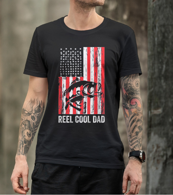 Reel Cool Dad Vintage Fisherman American Flag Father's Day T-Shirt