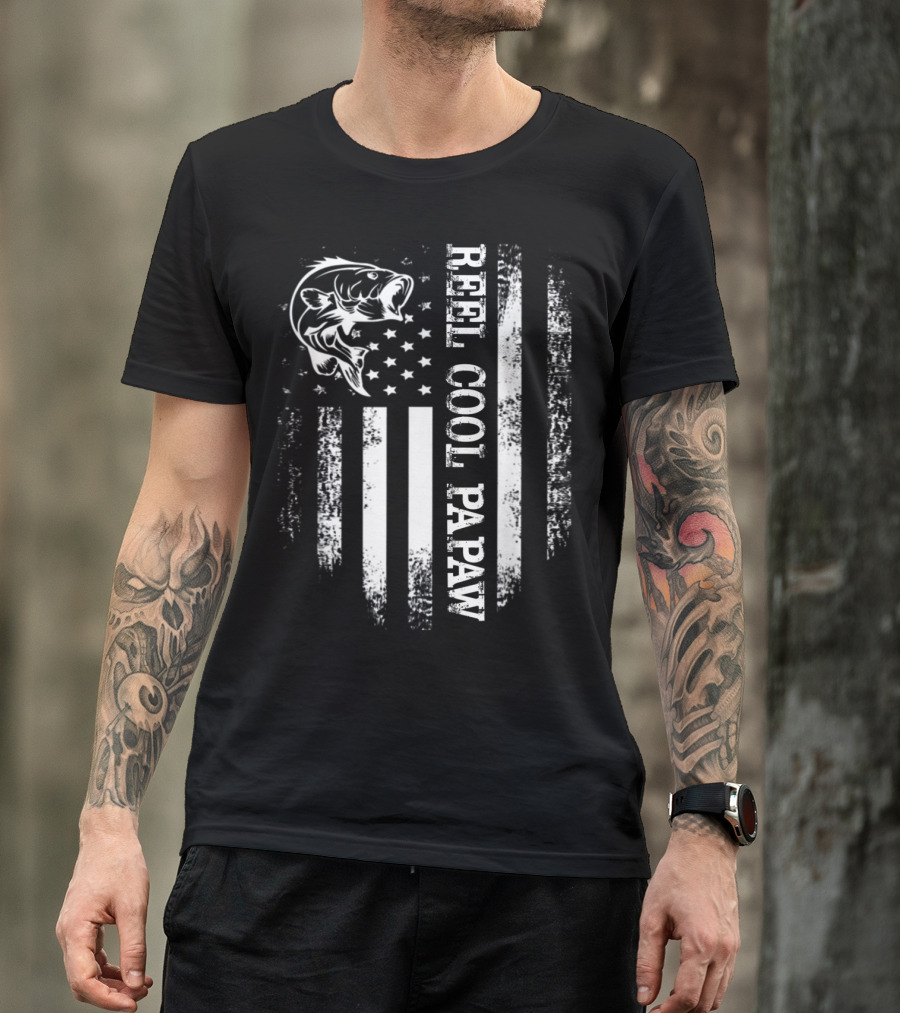 Reel Cool Papaw Fishing American Flag T-Shirt