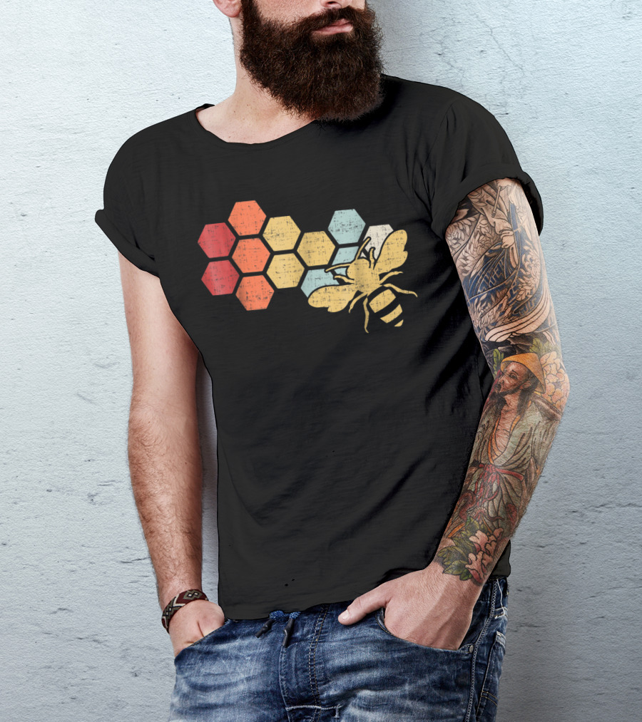 Retro Vintage Honeycomb And Bee Design Beekeeper Beekeeping Honey T-Shirt