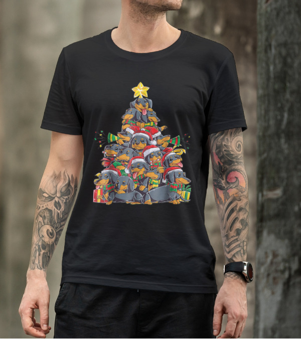 Dachshund Xmas Tree With Santa Hats And Gifts T-Shirt