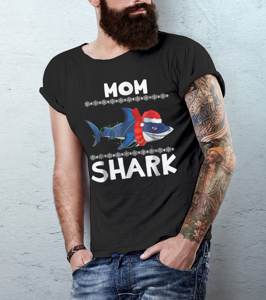 Mom Shark Christmas Santa Hat Snowflakes Family T-Shirt