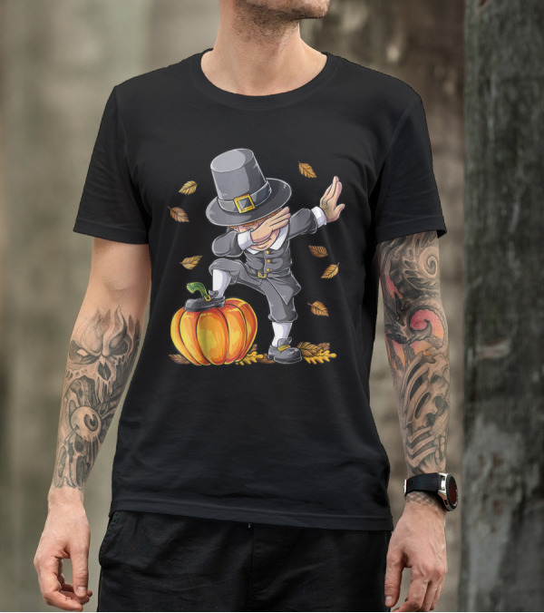 Thanksgiving Pilgrim Dabbing Kid With Pumpkin And Autumn Leaves T-Shirt