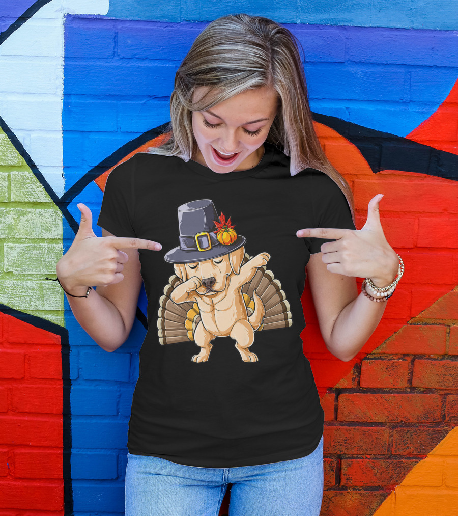 Thanksgiving Dabbing Labrador Wearing Pilgrim Hat With Turkey Tail T-Shirt