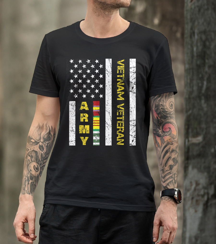 Mens Vietnam Veteran US Army Flag With Service T-Shirt