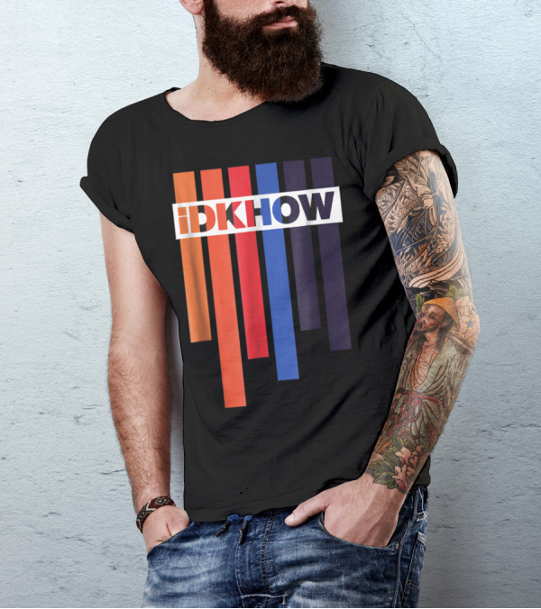 Barras De Color IDKHOW Letras Con Fondo Negro Y Blanco T-Shirt