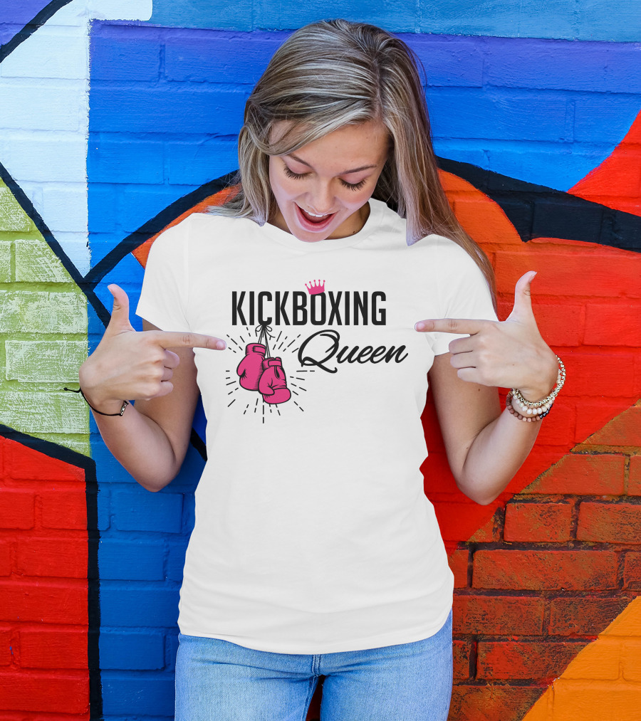 KICKBOXING QUEEN Pink Gloves And Crown T-Shirt