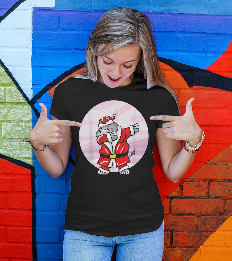 Funny Dabbing Christmas Santa Claus Hippo With Red Santa Suit T-Shirt
