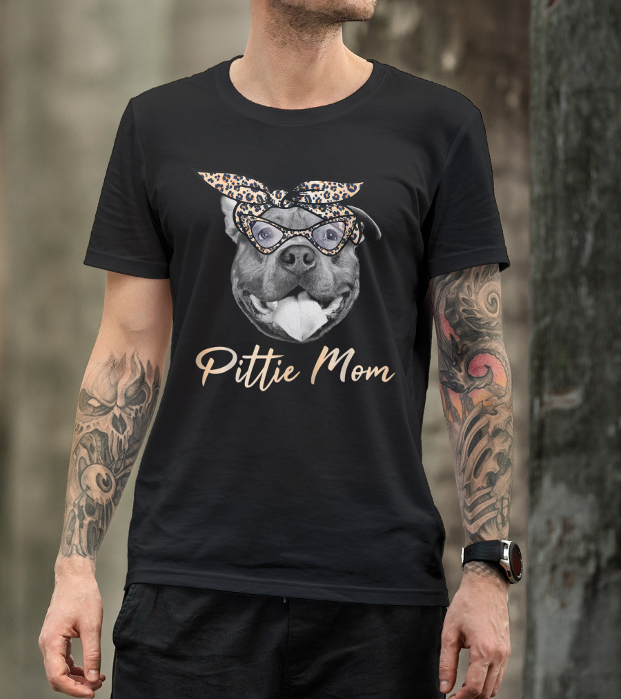 Pittie Mom Cute Pitbull Mama Leopard Print Pitbull Bandana Glasses T-Shirt