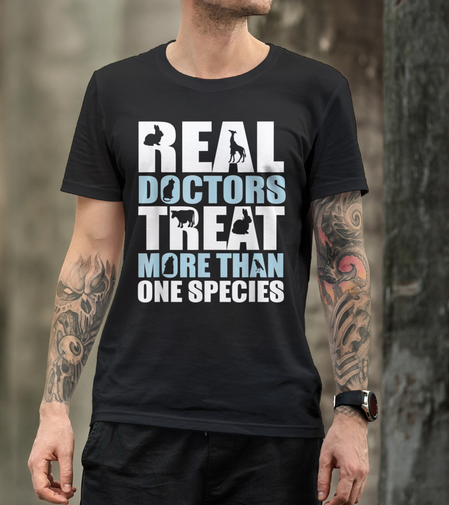 Real Doctors Treat More Than One Species Giraffe Cat Cow T-Shirt