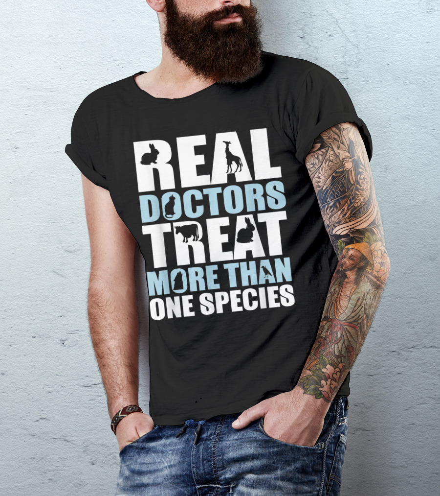 Real Doctors Treat More Than One Species Giraffe Cat Cow T-Shirt