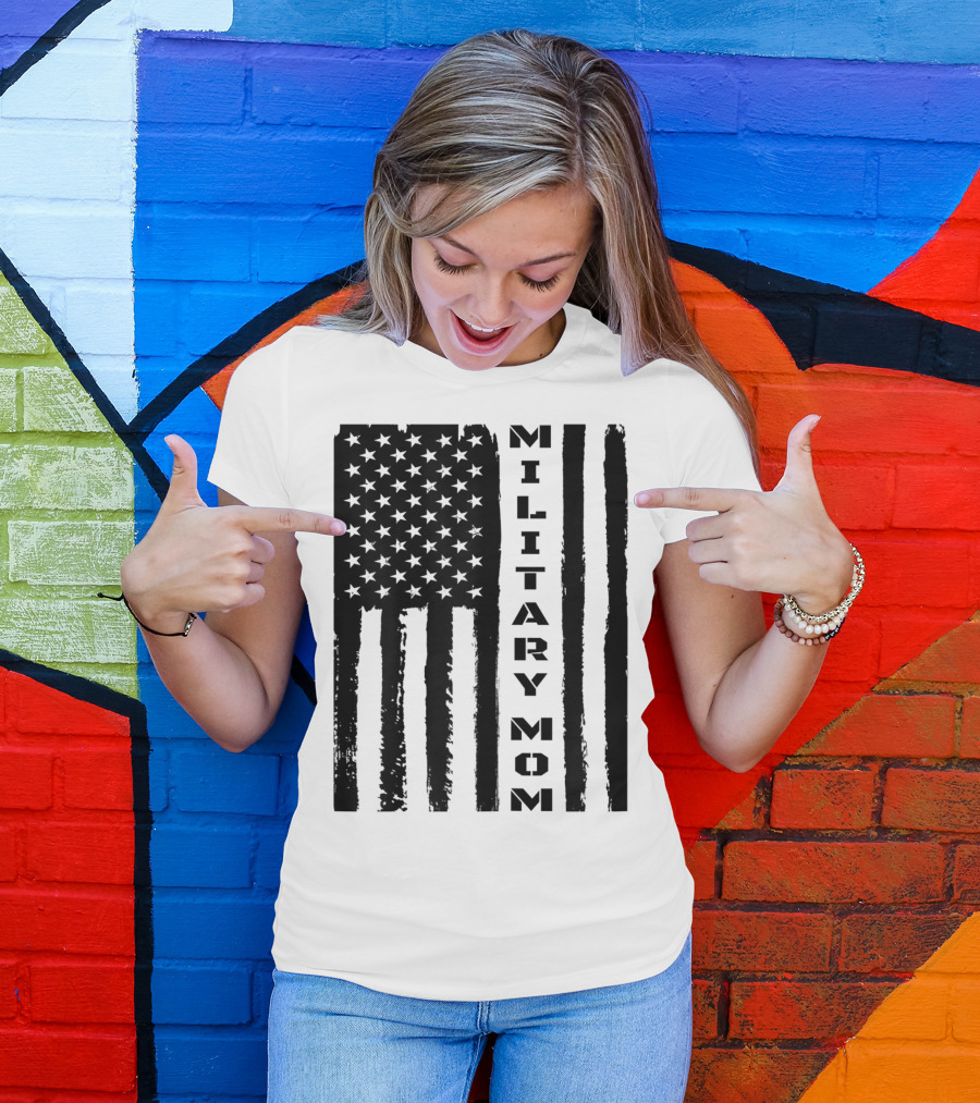 Military Mom American Flag Veteran's Pride T-Shirt
