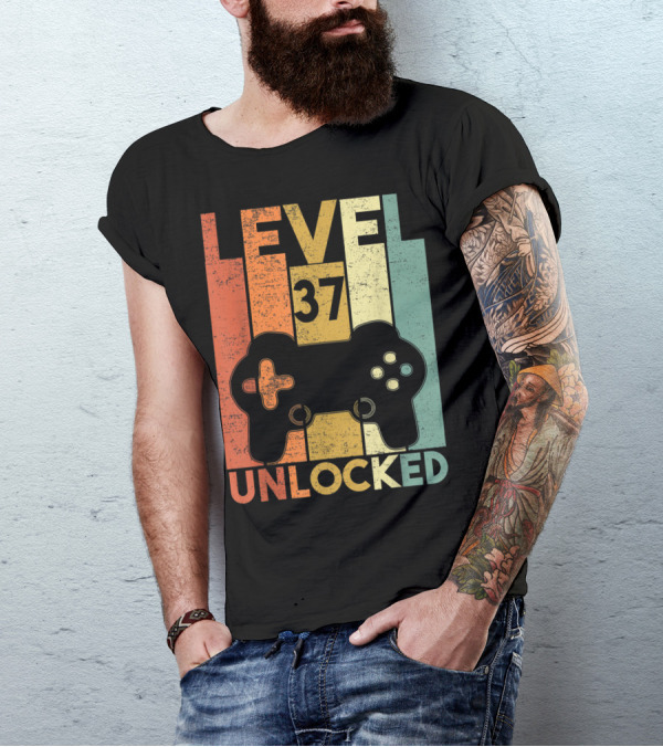 Level 37 Unlocked 1983 Birthday Gaming Controller T-Shirt