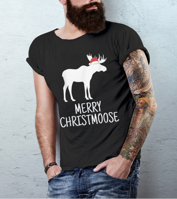 Merry Christmoose Funny Pun Animal Holiday Moose With Santa Hat T-Shirt