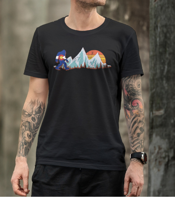 Colorado Flag Bigfoot Silhouette Mountain Scene With Sunset T-Shirt
