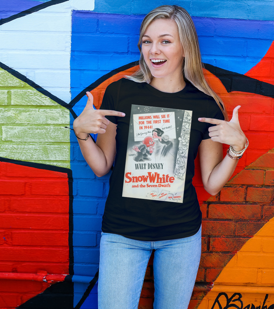 Walt Disney Snow White And The Seven Dwarfs 1944 Dopey Happy Sleepy Bashful Grumpy Sneezy Doc T-Shirt