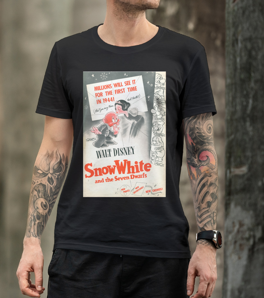 Walt Disney Snow White And The Seven Dwarfs 1944 Dopey Happy Sleepy Bashful Grumpy Sneezy Doc T-Shirt