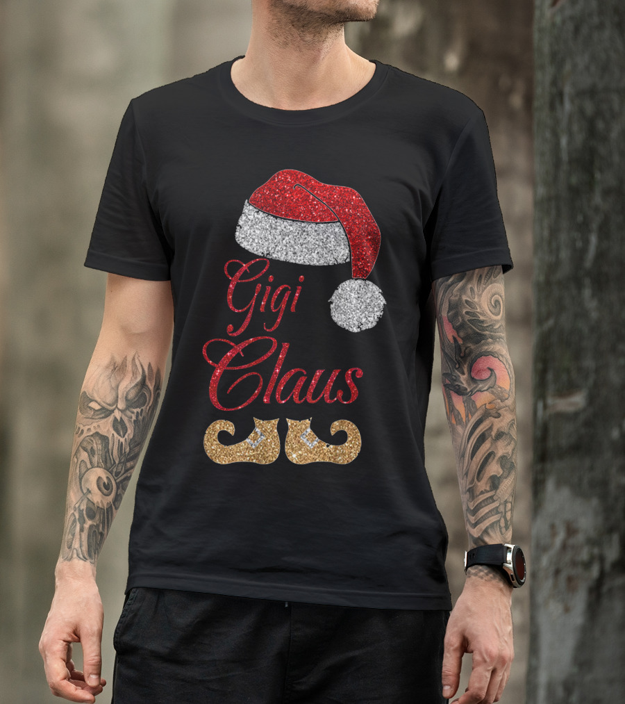 Gigi Claus Santa Hat Festive Elf Shoes Family Group Christmas T-Shirt