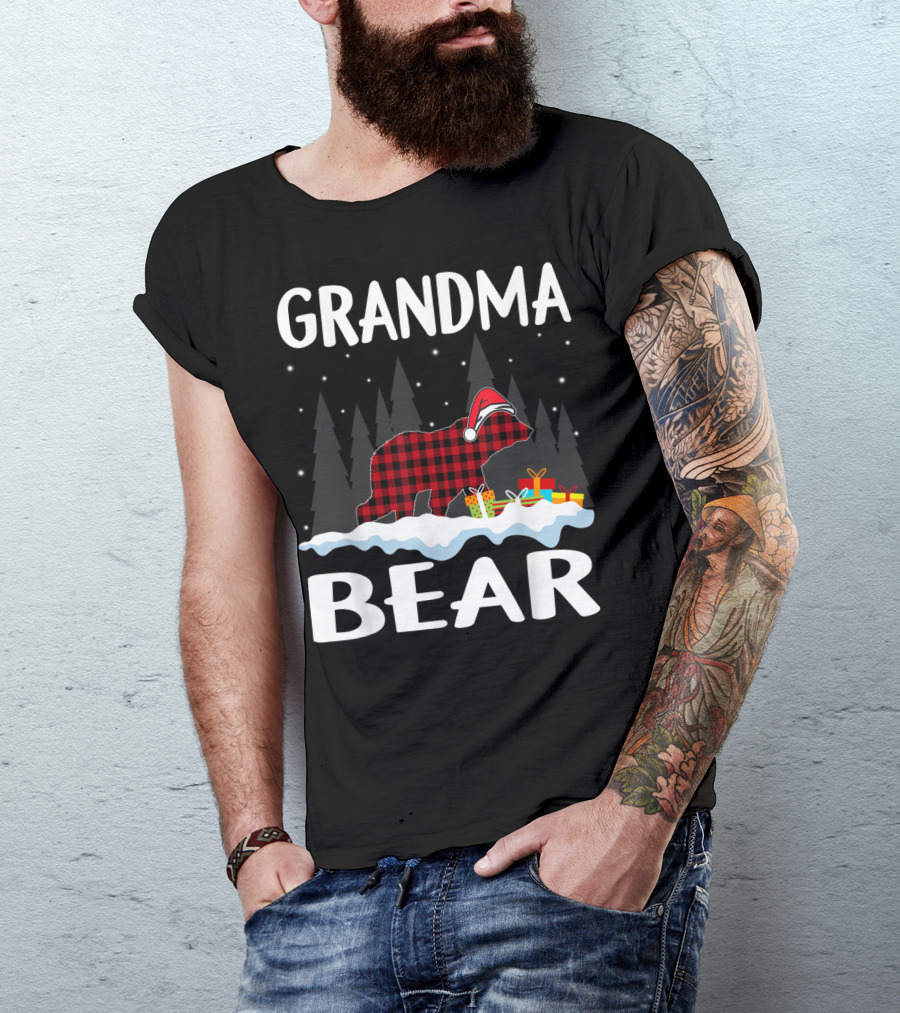 Grandma Bear Plaid Christmas Snow Gifts T-Shirt