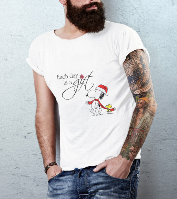 Each Day Is A Gift Snoopy Santa Hat Woodstock Peanuts Movie T-Shirt