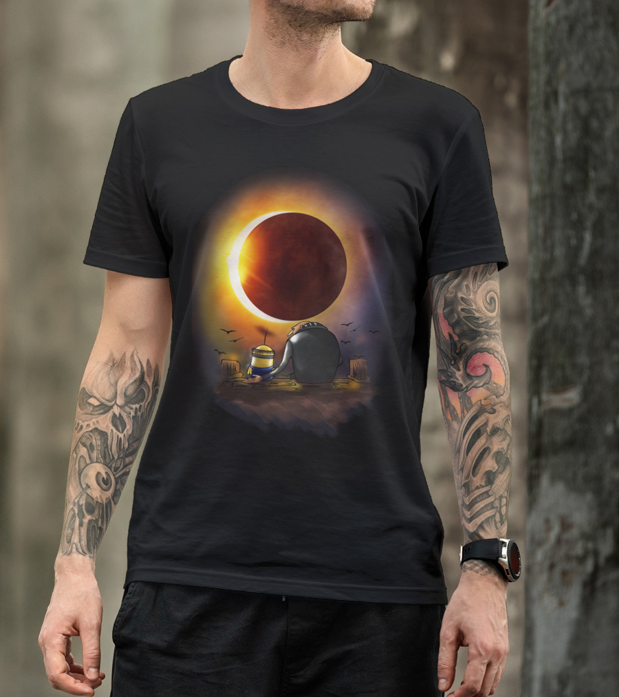 Gru And Kevin Watching Solar Eclipse Minions Despicable Me T-Shirt